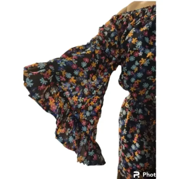 Gorgeous Off the Shoulder Lined Flowery Romper Size Med - Picture 3 of 10